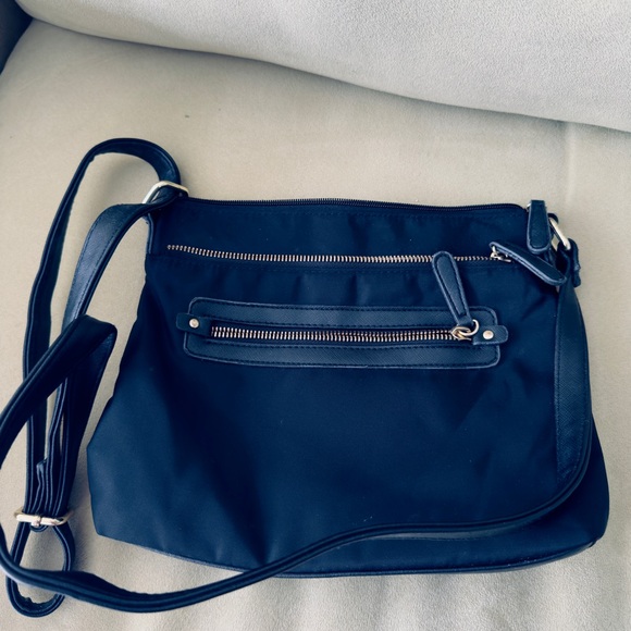 Handbags - Elegant Black Crossbody Bag